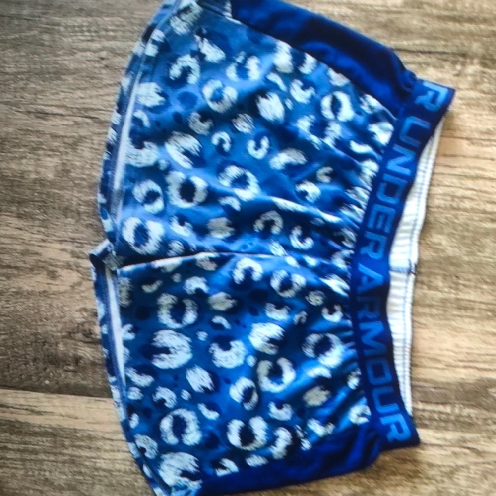 Girls Under Armor Youth Large Elastic waist Running shorts